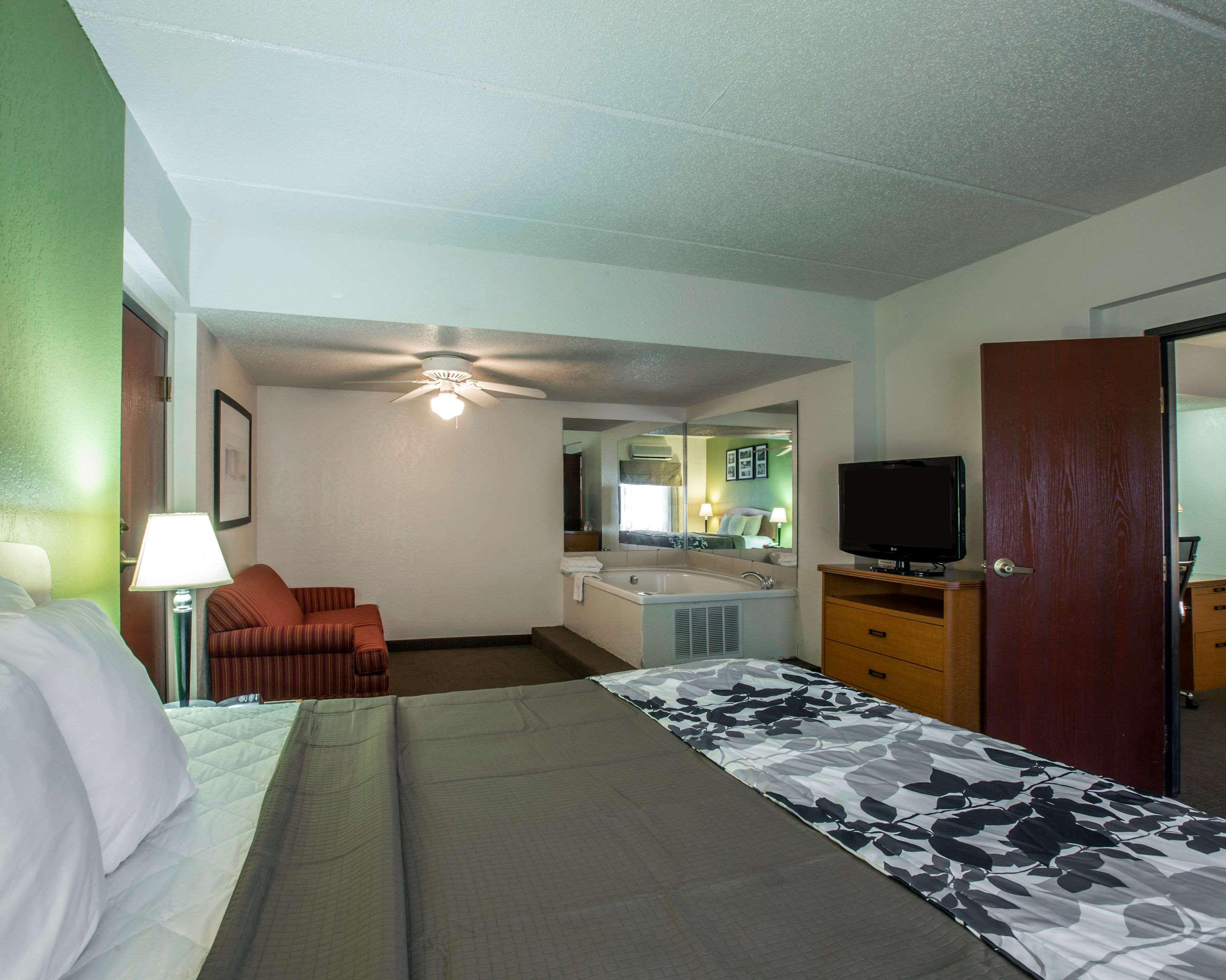Sleep Inn & Suites Near Sports World Blvd Gatlinburg Exterior photo